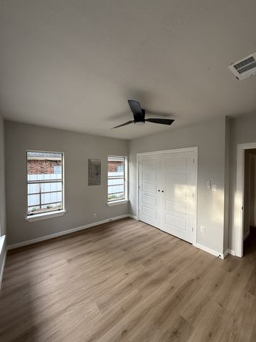 758 Bethpage Avenue, Dallas, TX 75217