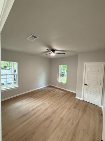 758 Bethpage Avenue, Dallas, TX 75217