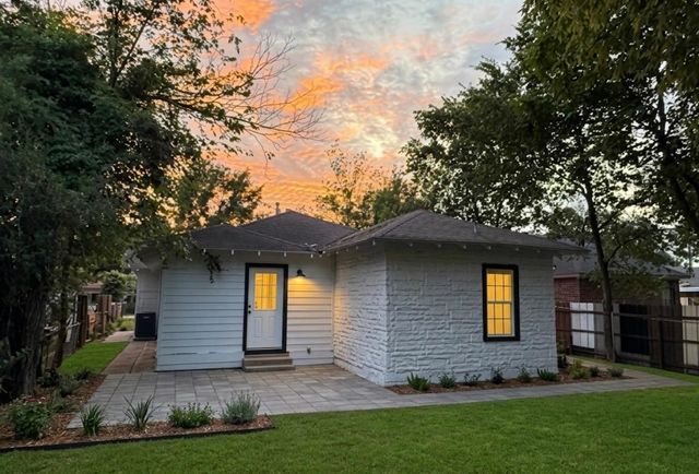 758 Bethpage Avenue, Dallas, TX 75217