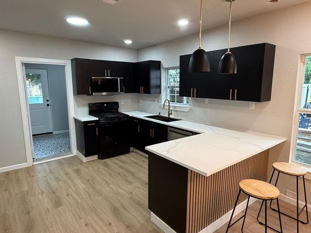 758 Bethpage Avenue, Dallas, TX 75217