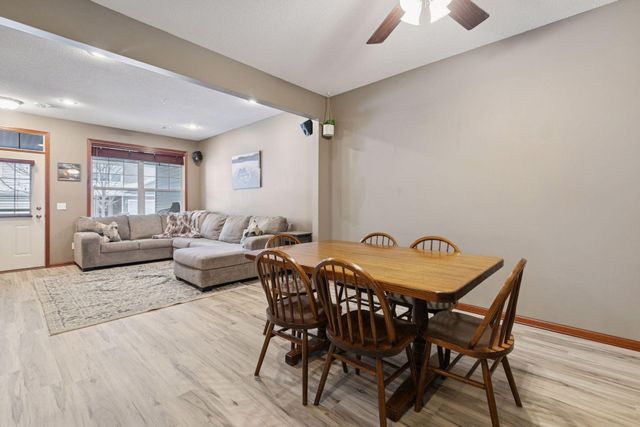 1650 White Pine Way B, Carver, MN 55315