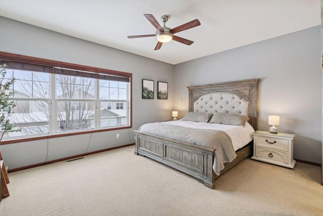 1650 White Pine Way B, Carver, MN 55315