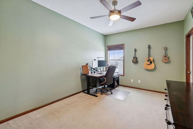 1650 White Pine Way B, Carver, MN 55315