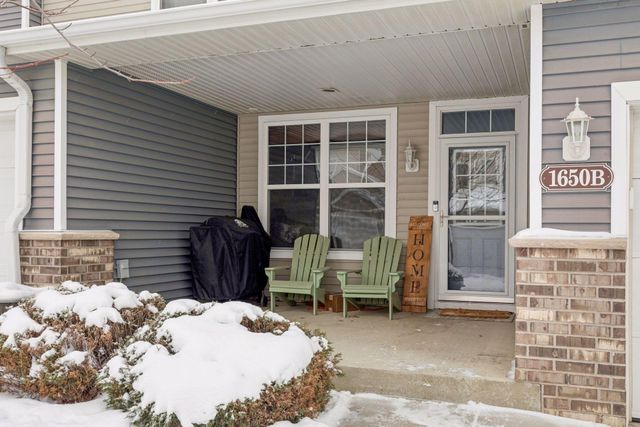 1650 White Pine Way B, Carver, MN 55315