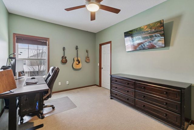 1650 White Pine Way B, Carver, MN 55315