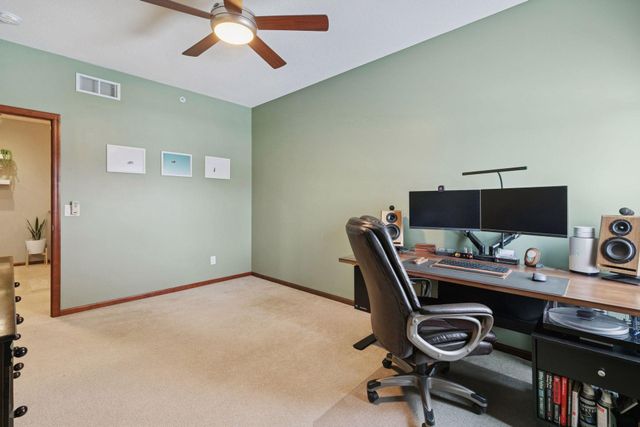 1650 White Pine Way B, Carver, MN 55315