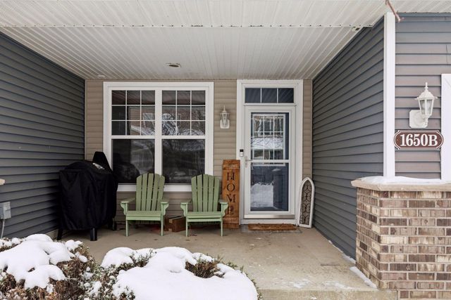 1650 White Pine Way B, Carver, MN 55315