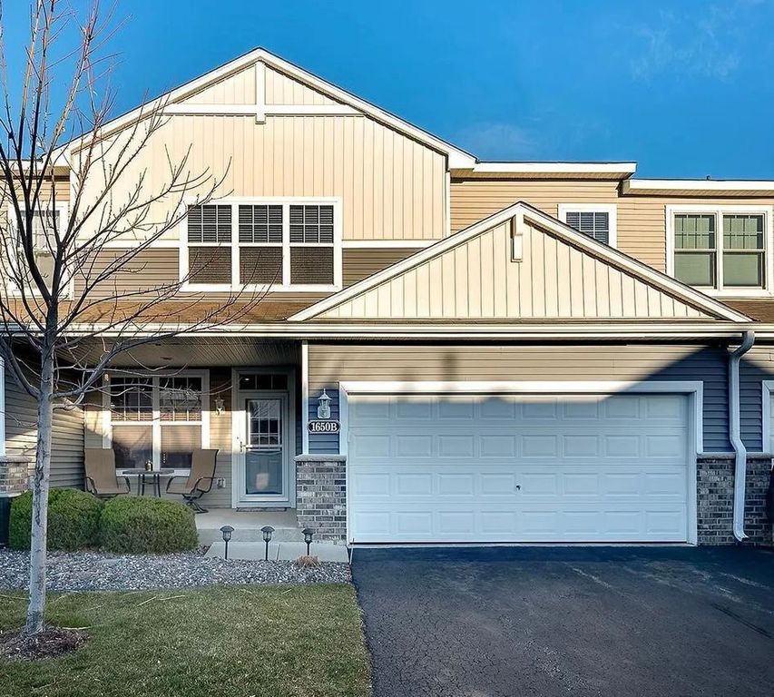 1650 White Pine Way B, Carver, MN 55315
