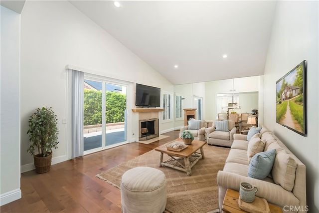 27725 Calle Valdes, Mission Viejo, CA 92692
