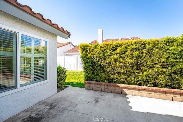 27725 Calle Valdes, Mission Viejo, CA 92692