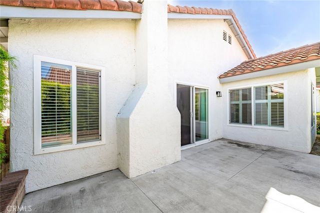 27725 Calle Valdes, Mission Viejo, CA 92692