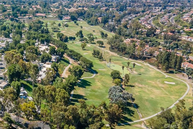 27725 Calle Valdes, Mission Viejo, CA 92692