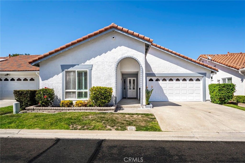 27725 Calle Valdes, Mission Viejo, CA 92692