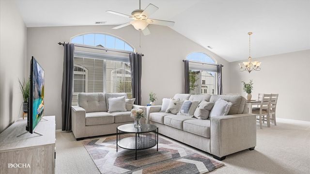 1698 FREDERICKSBURG Lane 1698, Aurora, IL 60503