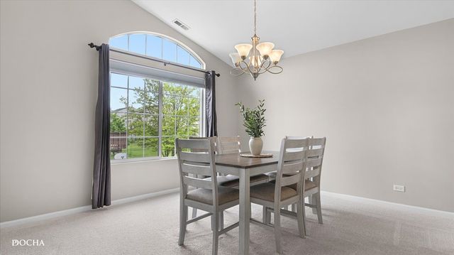 1698 FREDERICKSBURG Lane 1698, Aurora, IL 60503