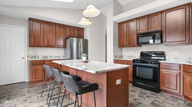 1698 FREDERICKSBURG Lane 1698, Aurora, IL 60503