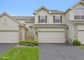 1698 FREDERICKSBURG Lane 1698, Aurora, IL 60503