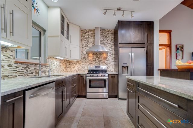 765 Skyline Ridge Lookout, Wimberley, TX 78676