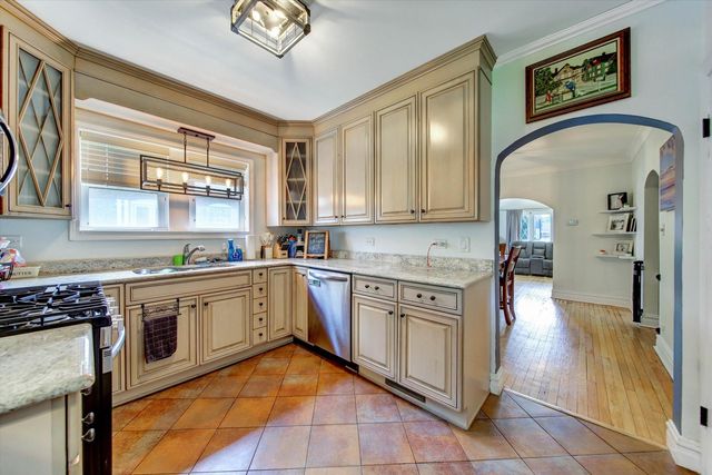 655 ALBERT Street, Elmhurst, IL 60126