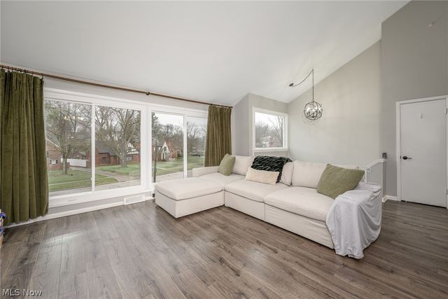 3711 Meadowbrook Boulevard, University Heights, OH 44118