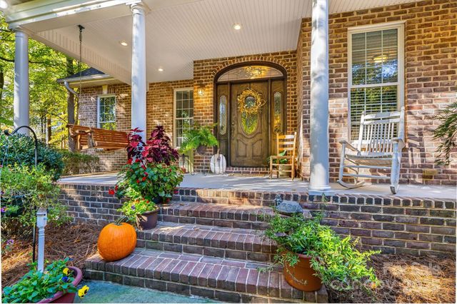 1566 Shearers Road, Mooresville, NC 28115