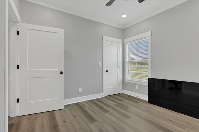 200 Beartown Rd, Loretto, TN 38469