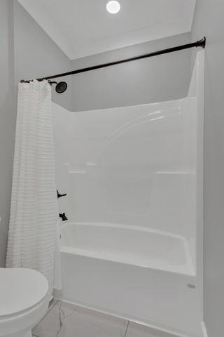 200 Beartown Rd, Loretto, TN 38469