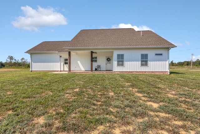 200 Beartown Rd, Loretto, TN 38469