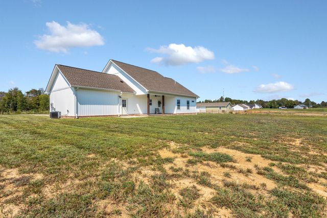 200 Beartown Rd, Loretto, TN 38469