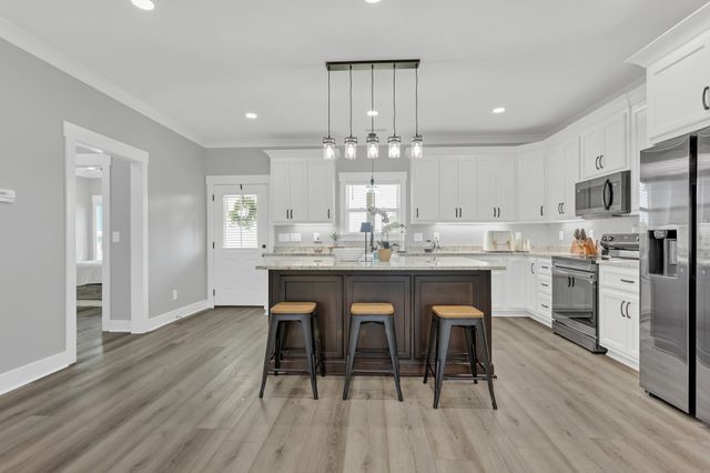 200 Beartown Rd, Loretto, TN 38469