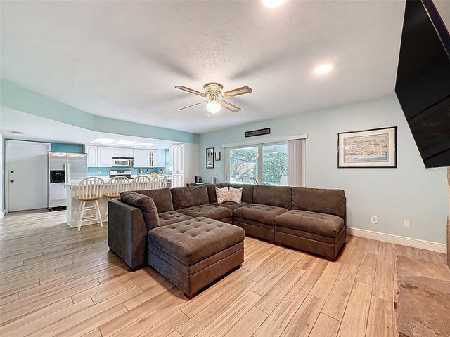 7923 SINGING COURT PLACE, Tampa, FL 33615