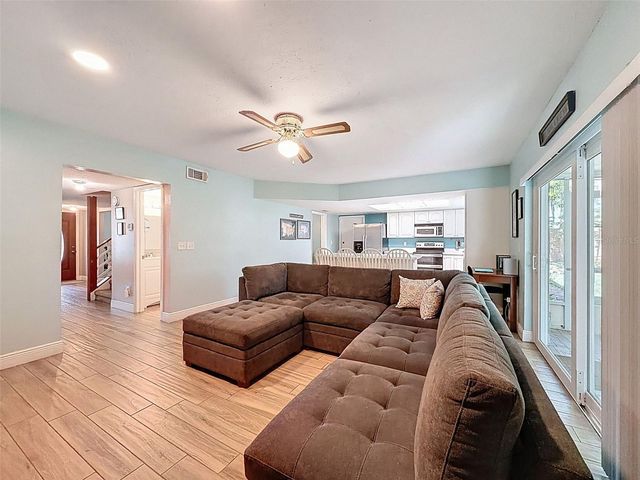 7923 SINGING COURT PLACE, Tampa, FL 33615