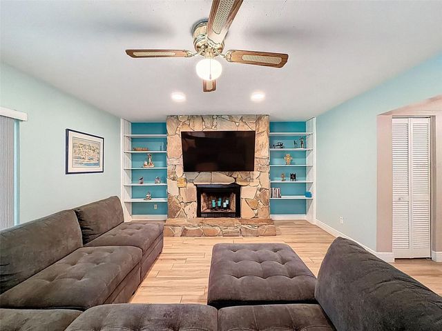 7923 SINGING COURT PLACE, Tampa, FL 33615