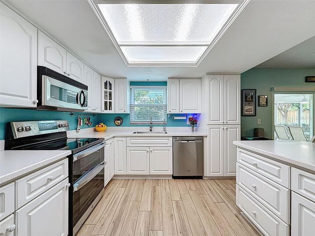 7923 SINGING COURT PLACE, Tampa, FL 33615