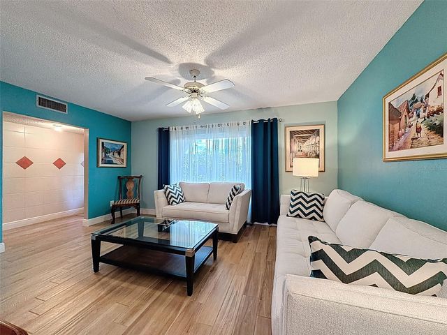 7923 SINGING COURT PLACE, Tampa, FL 33615