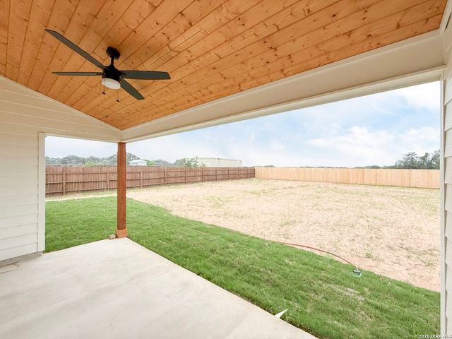 1206 DEVINE DR, Devine, TX 78016