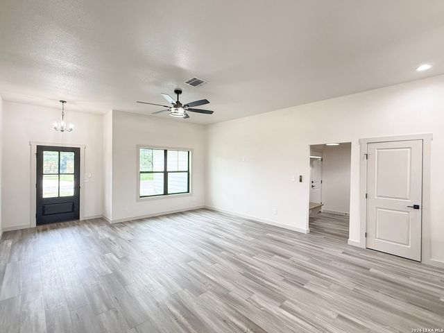 1206 DEVINE DR, Devine, TX 78016