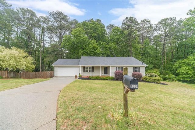 1600 Oleander Lane SW, Lilburn, GA 30047