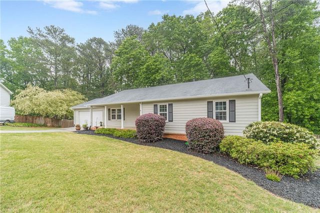 1600 Oleander Lane SW, Lilburn, GA 30047