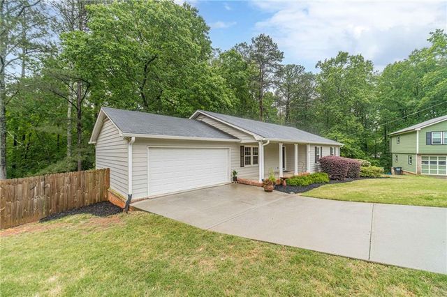 1600 Oleander Lane SW, Lilburn, GA 30047