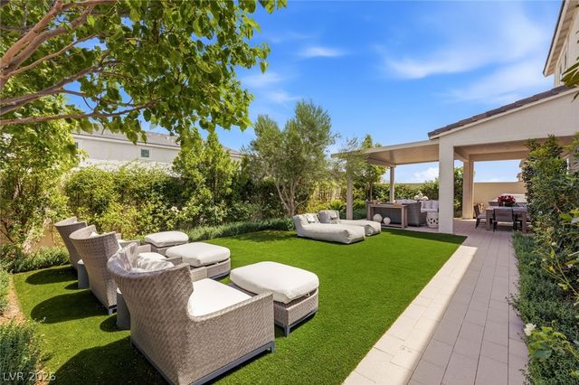10196 Sequoia Glen Avenue, Las Vegas, NV 89166