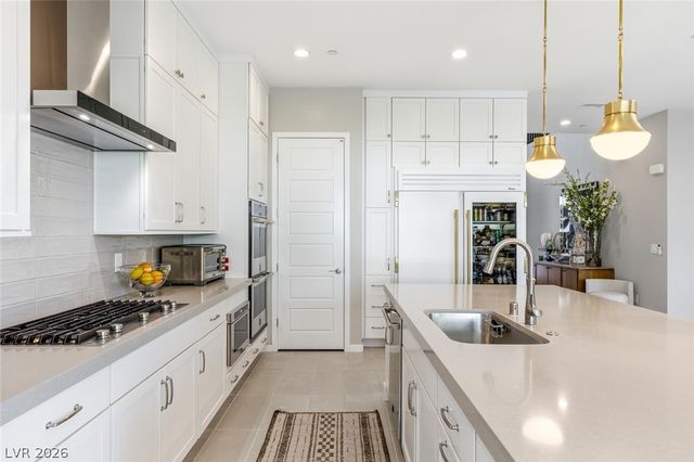 10196 Sequoia Glen Avenue, Las Vegas, NV 89166