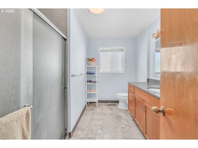1104 STANFIELD Rd, Woodburn, OR 97071