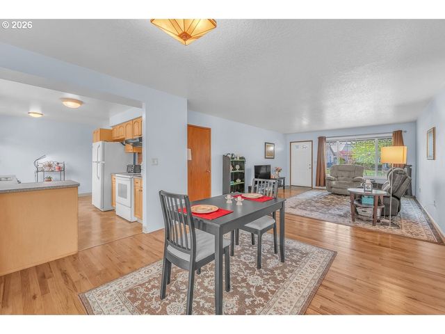 1104 STANFIELD Rd, Woodburn, OR 97071