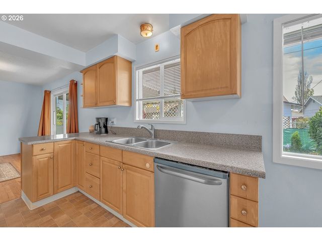 1104 STANFIELD Rd, Woodburn, OR 97071
