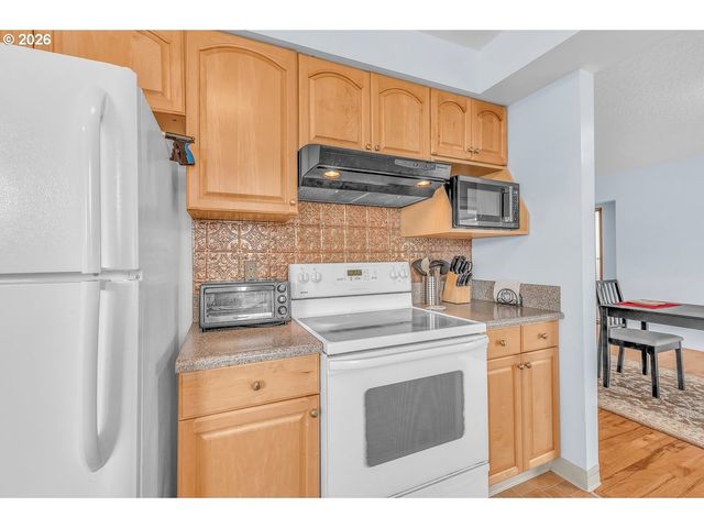 1104 STANFIELD Rd, Woodburn, OR 97071