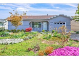 1104 STANFIELD Rd, Woodburn, OR 97071