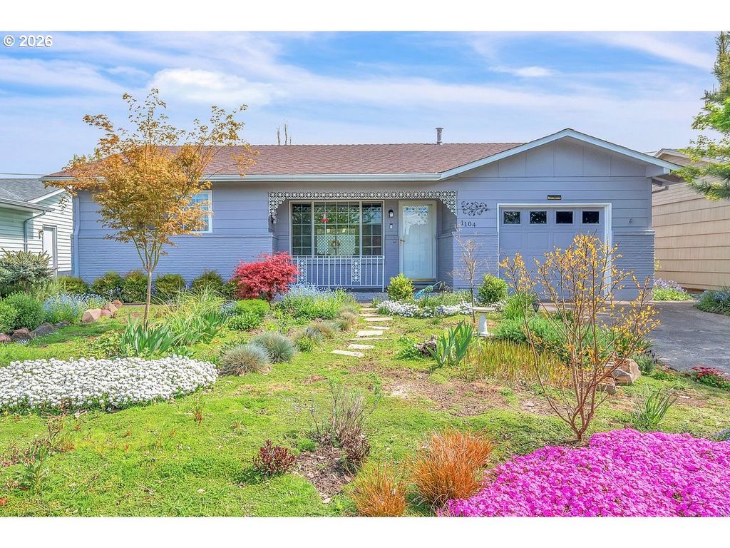 1104 STANFIELD Rd, Woodburn, OR 97071