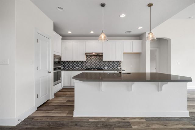 748 Hazy Hills LOOP, Dripping Springs, TX 78620