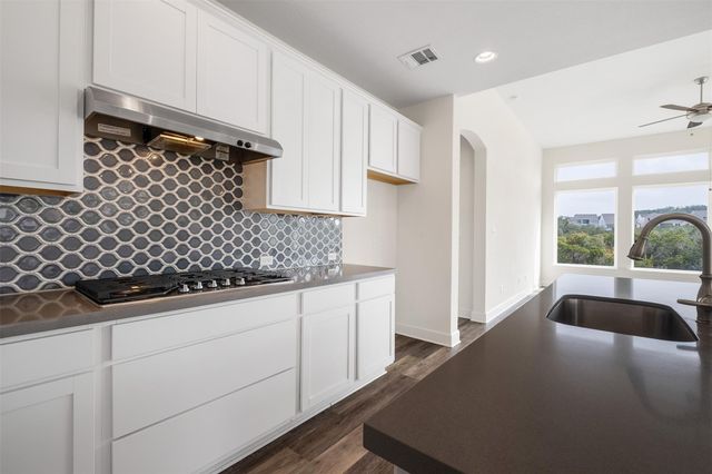 748 Hazy Hills LOOP, Dripping Springs, TX 78620